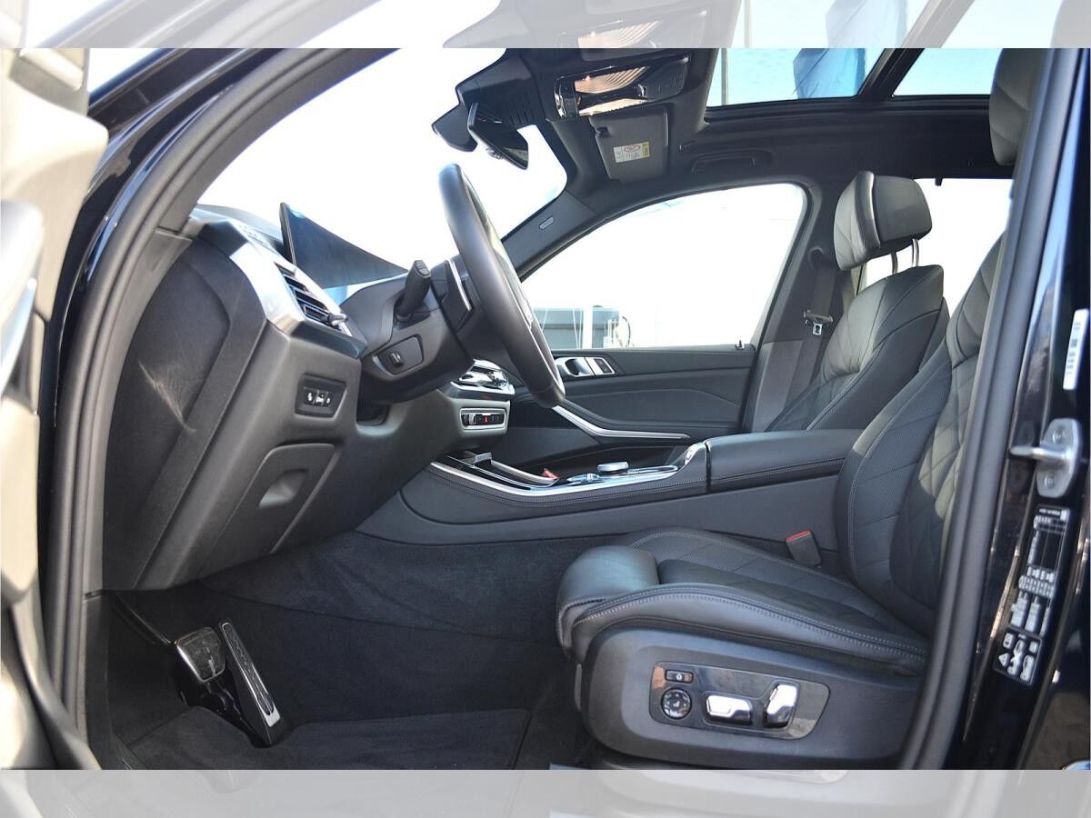 BMW X5 xDrive 30d M-Sport, LiveCptProf, Iconic Glow, Ad.LED, Harm/Kard, AHK, Pano, Soft-Close uvm.