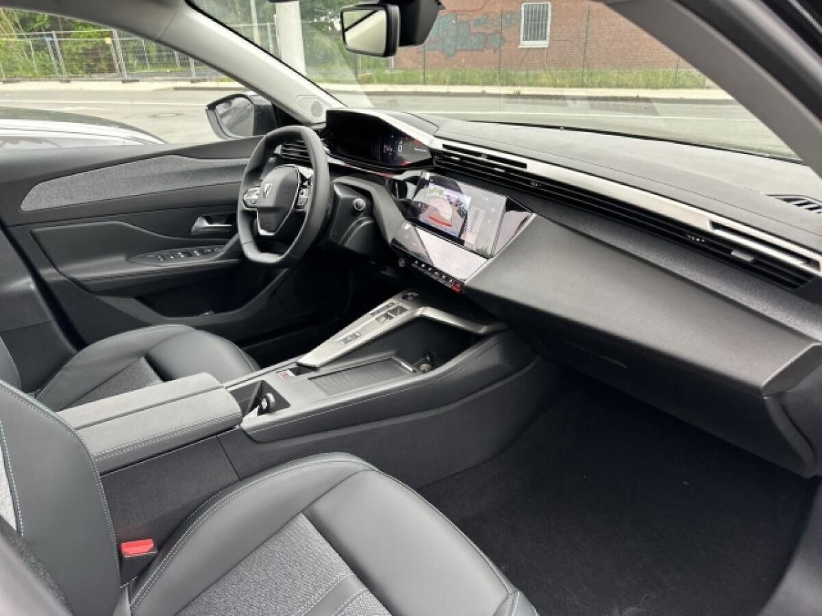 Peugeot 308 SW ALLURE BlueHDi 130 EAT8 Navi  ACC CarPlay