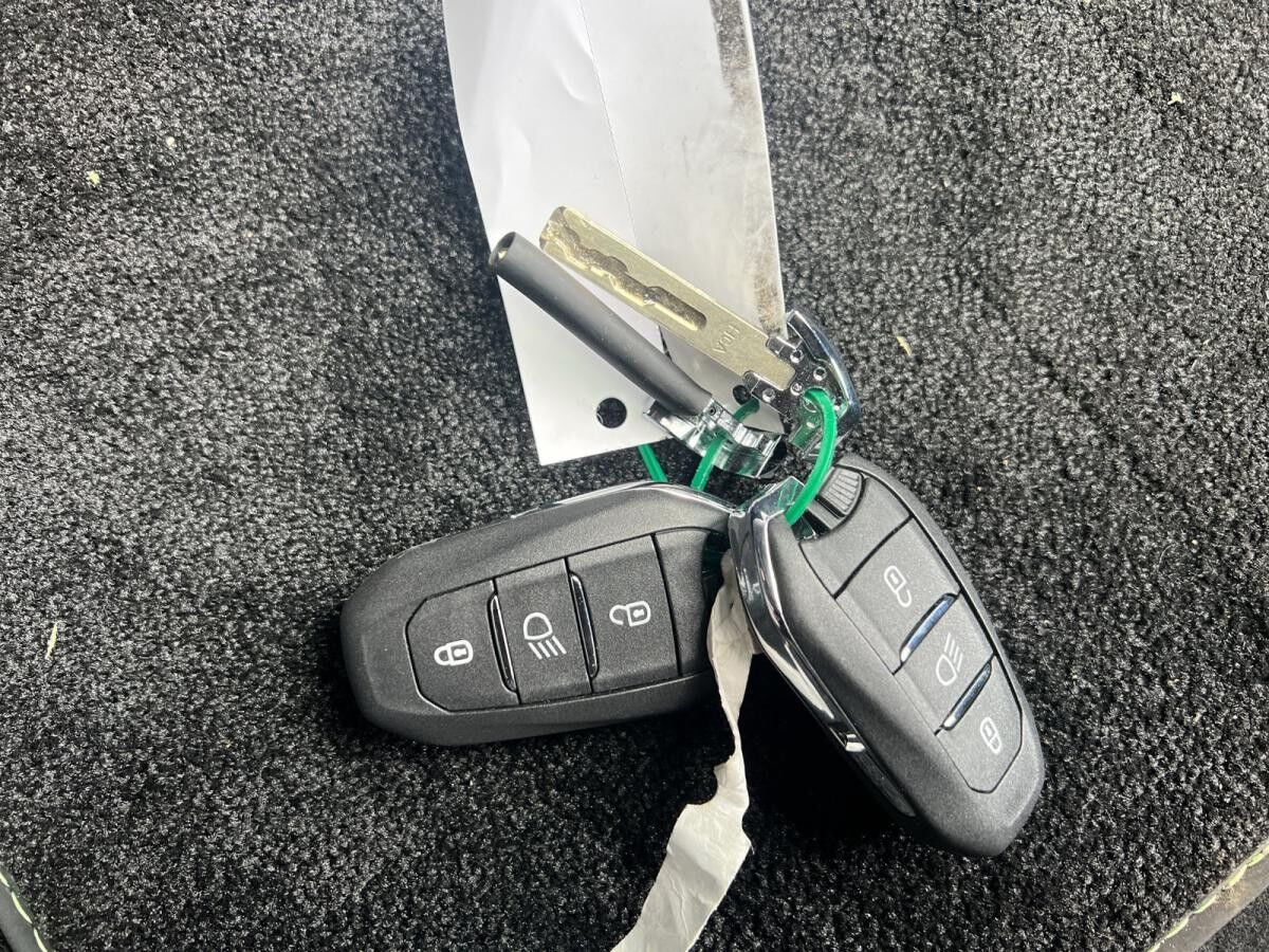 Peugeot 208 GT Elektromotor 156 | 360° Kamera+NAVI