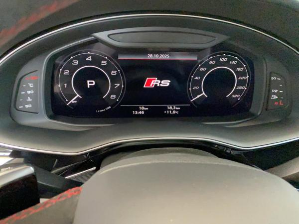Audi RS Q8 SUV performance tiptr. Vmax305 Laser PANO