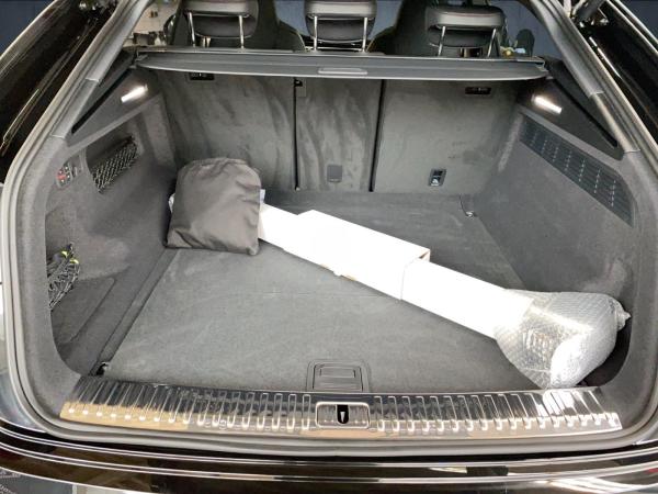 Audi RS Q8 SUV performance tiptr. Vmax305 Laser PANO