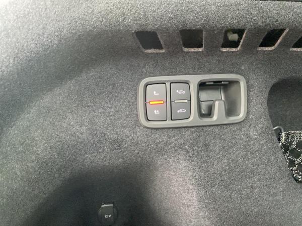 Audi RS Q8 SUV performance tiptr. Vmax305 Laser PANO