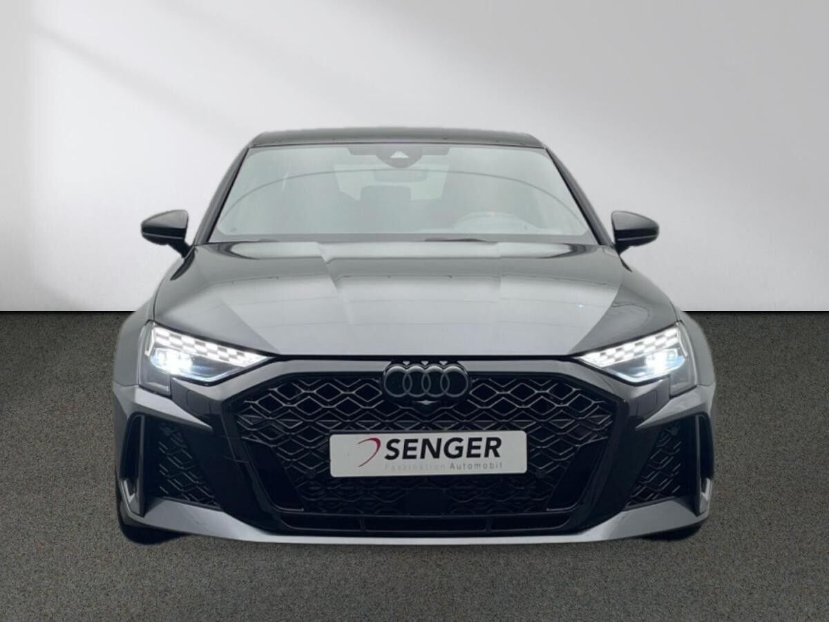 Audi RS3 RS 3 Limousine (8YM)