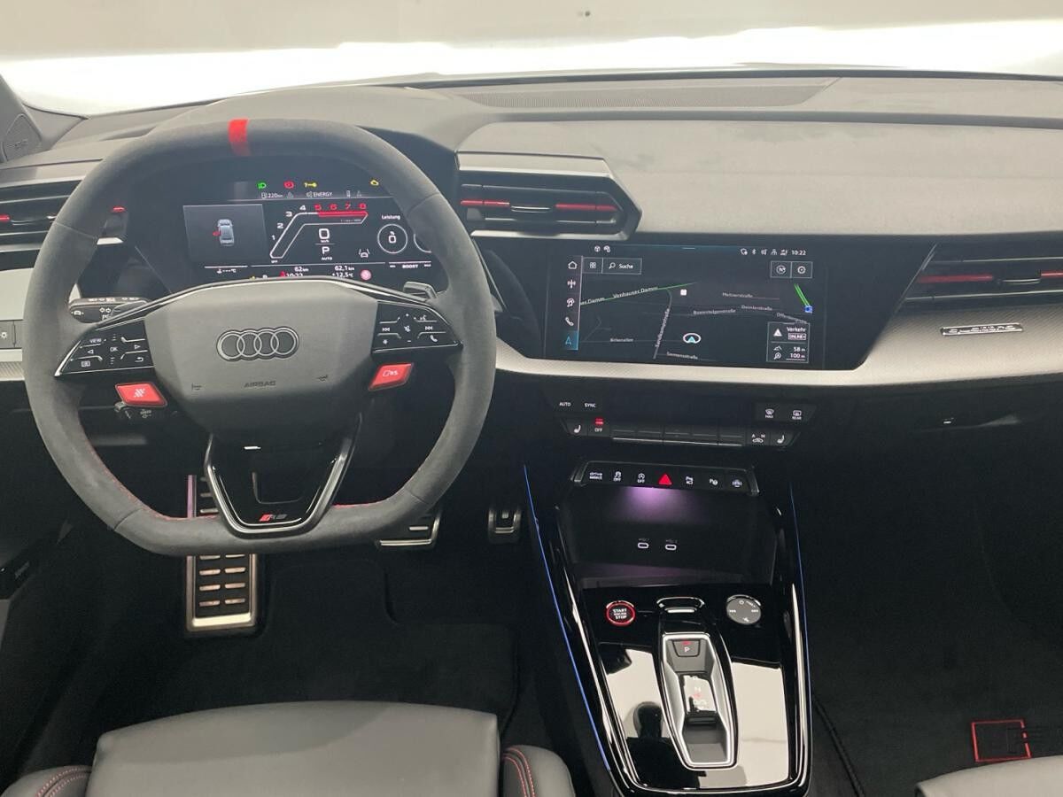 Audi RS3 RS 3 Limousine (8YM)