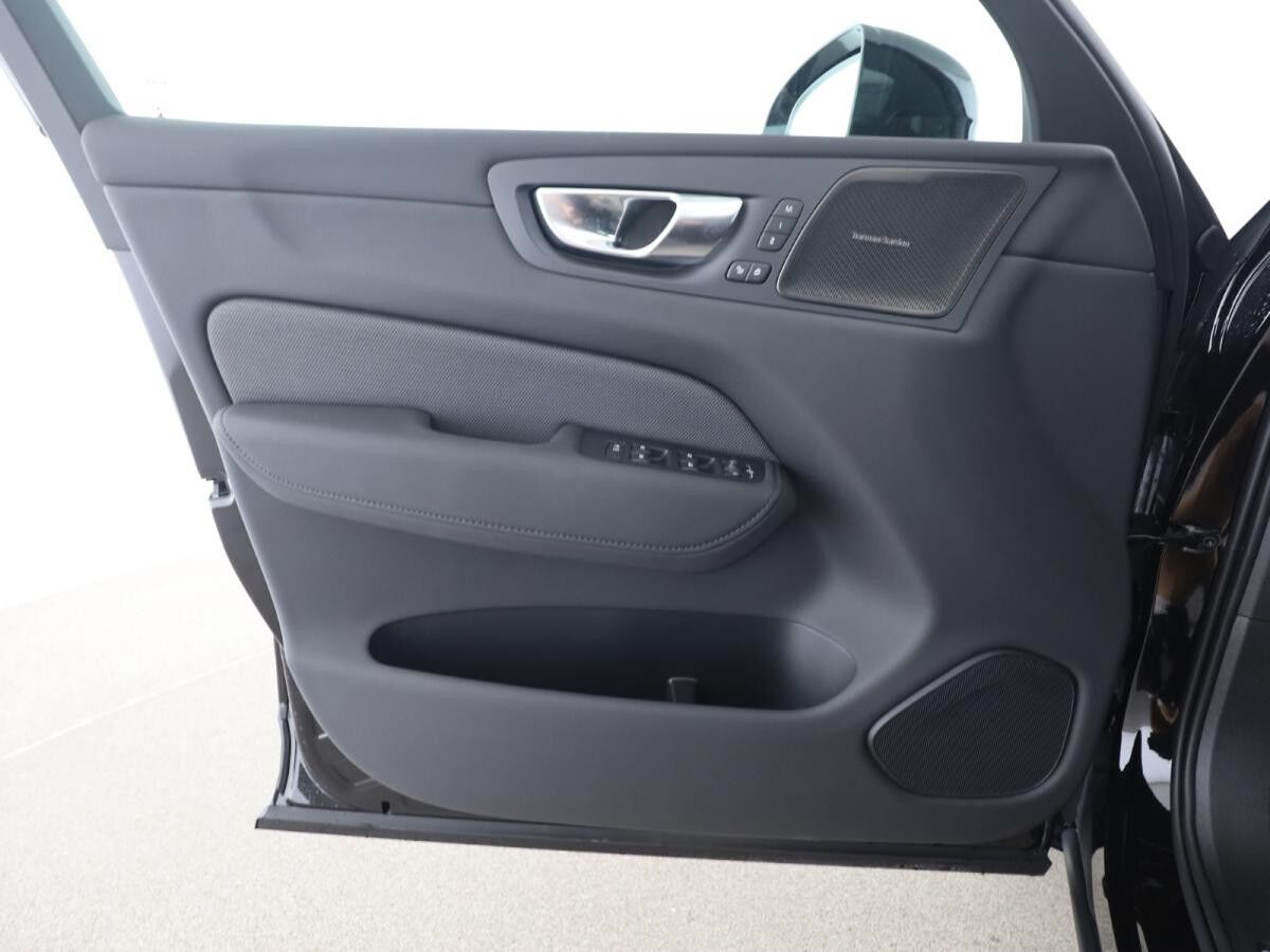 Volvo XC60 T8 AWD Plus Black Edition Gewerbeangebot