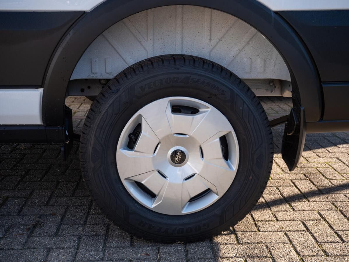 Ford Transit Trend 350L3 FWD ExpressLine 360°Kameras inkl. Laderaumverkleidung mit Boden und Allwetter