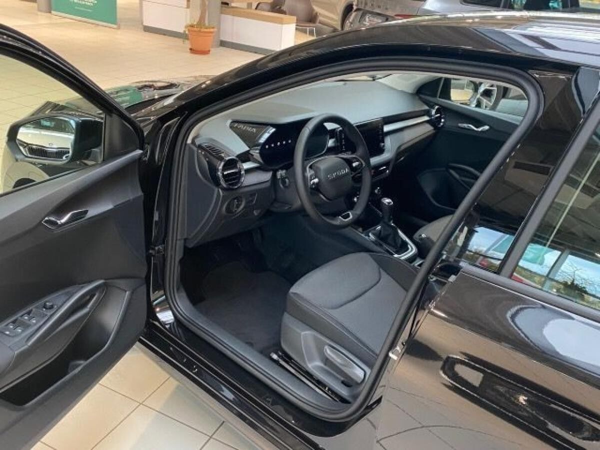 Skoda Fabia Selection 1,0 TSI 5-Gang-Schaltgetriebe Sofort Verfügbar