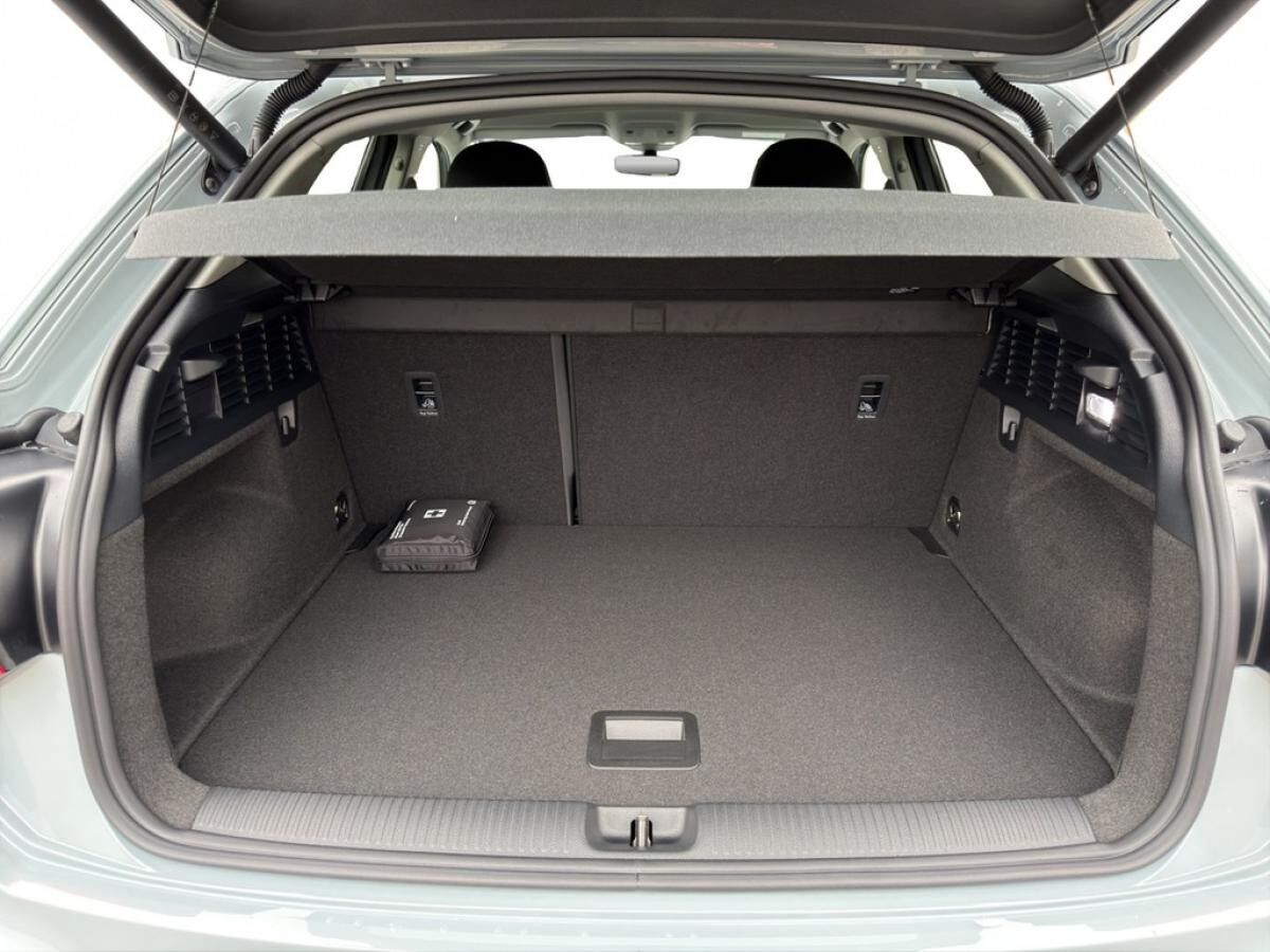 Audi Q2 S line 35 TFSI S tronic MATRIX*NAV*SHZ*PDC*KAMERA*TEMPO*EL.HECKKL*VIRTUAL*19"