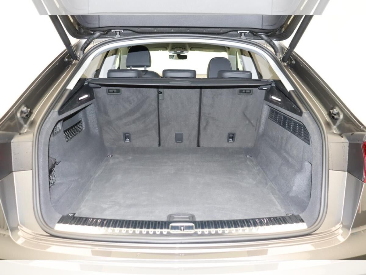 Audi Q8 50 TDI quattro . Matrix B&O HuD ACC