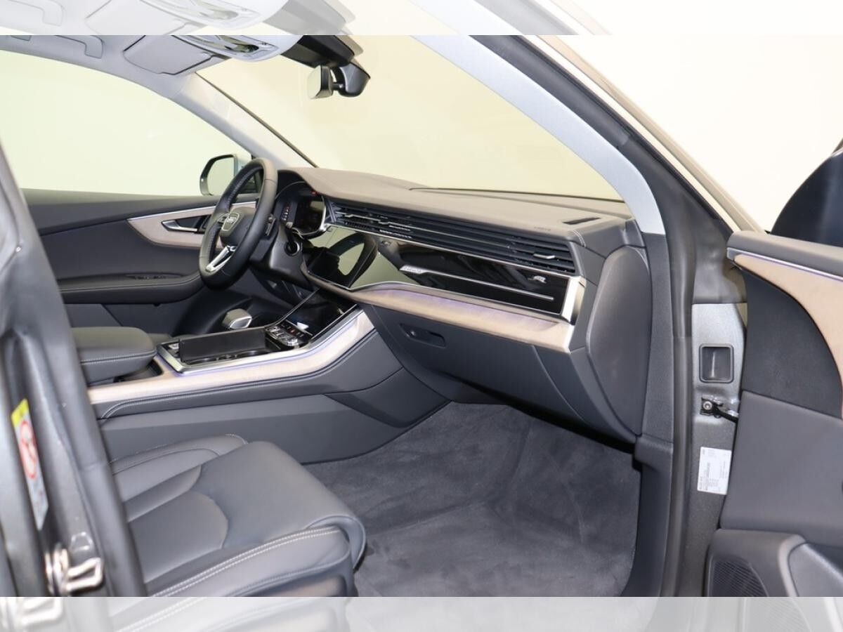 Audi Q8 50 TDI quattro . Matrix B&O HuD ACC