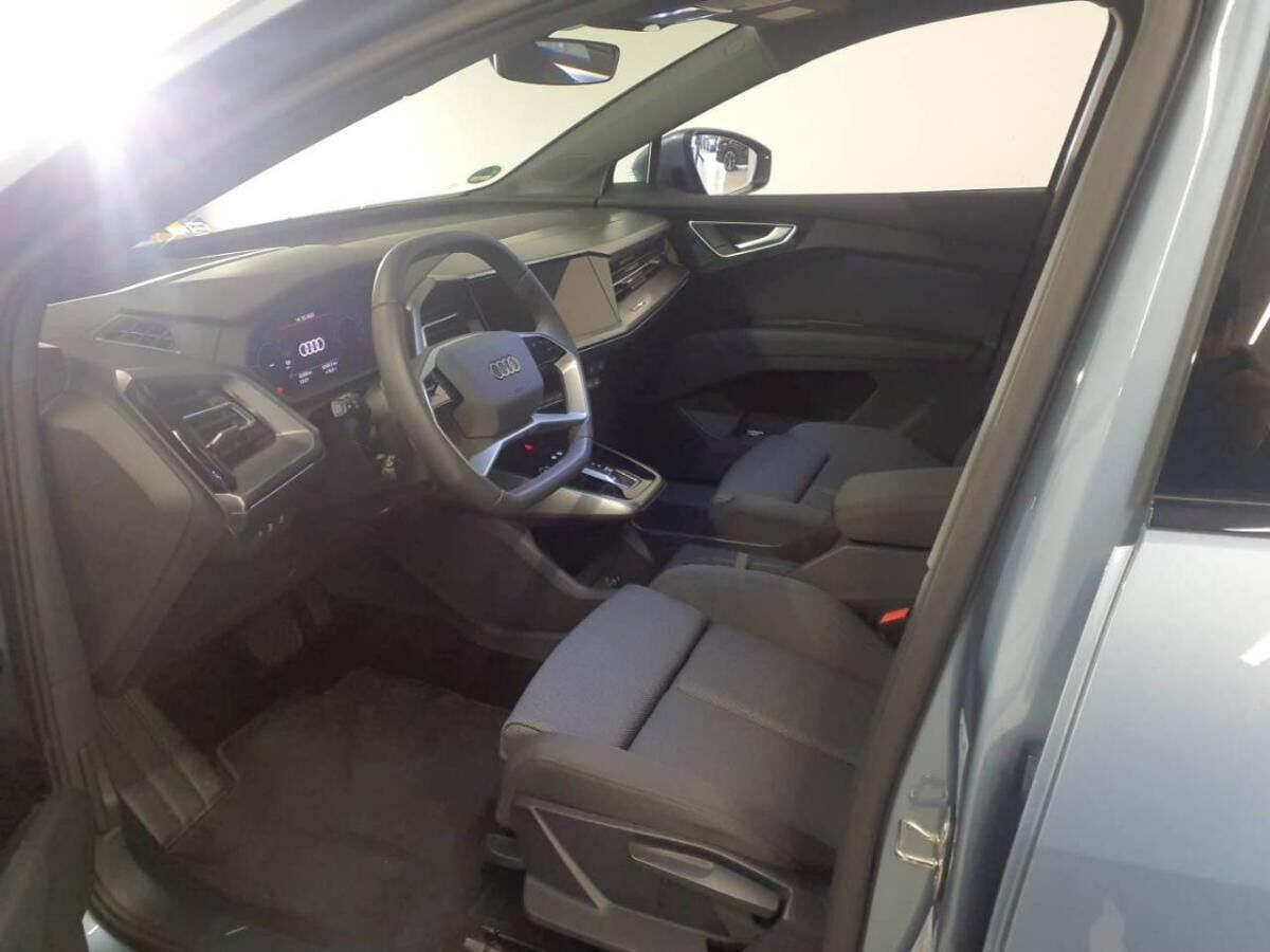 Audi Q4 e-tron Sportback 35, Optikpaket Schwarz, Matrix-LED, 8-Fach bereift