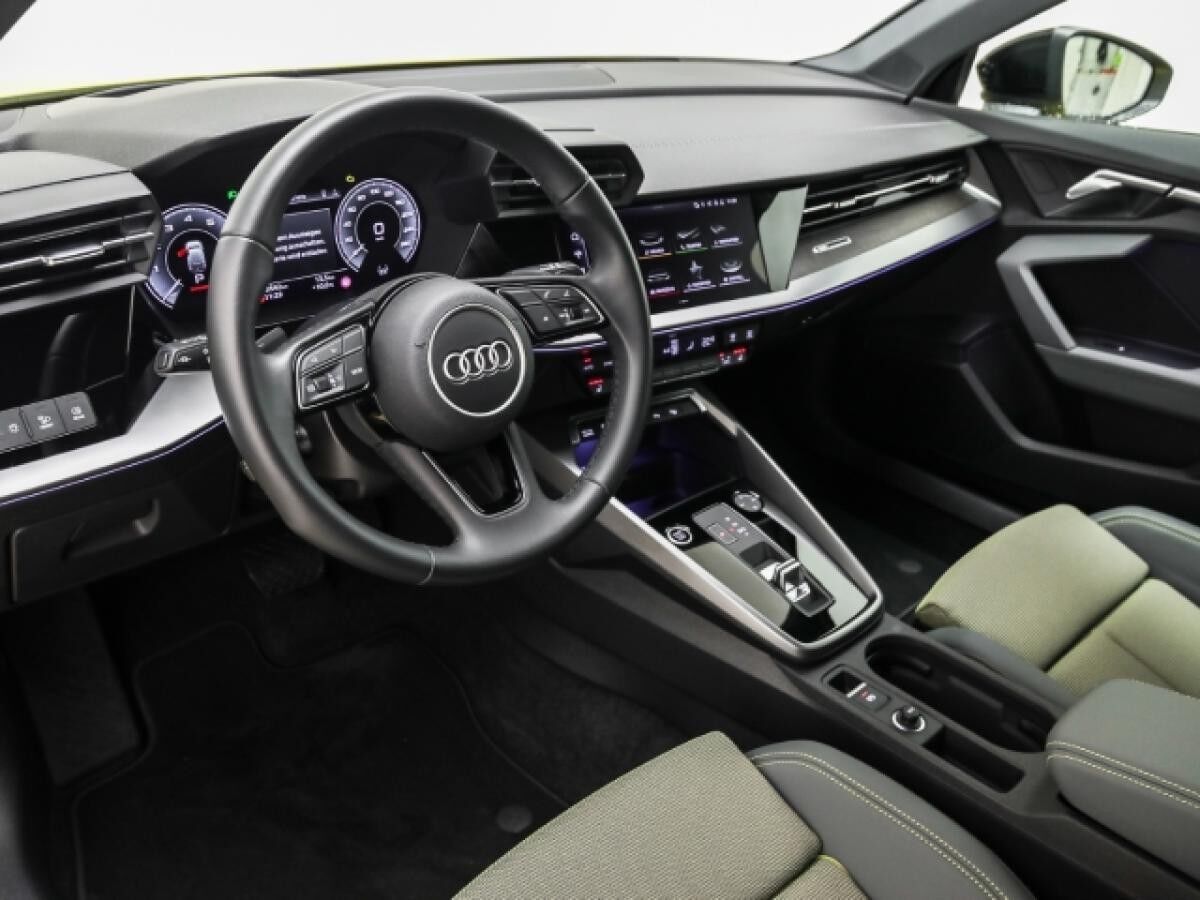 Audi A3 Sportback 45 TFSIe S line HUD AHK Navi Matrix