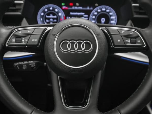 Audi A3 Sportback 45 TFSIe S line HUD AHK Matrix