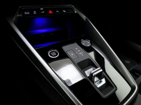 Audi A3 Sportback 45 TFSIe S line HUD AHK Matrix