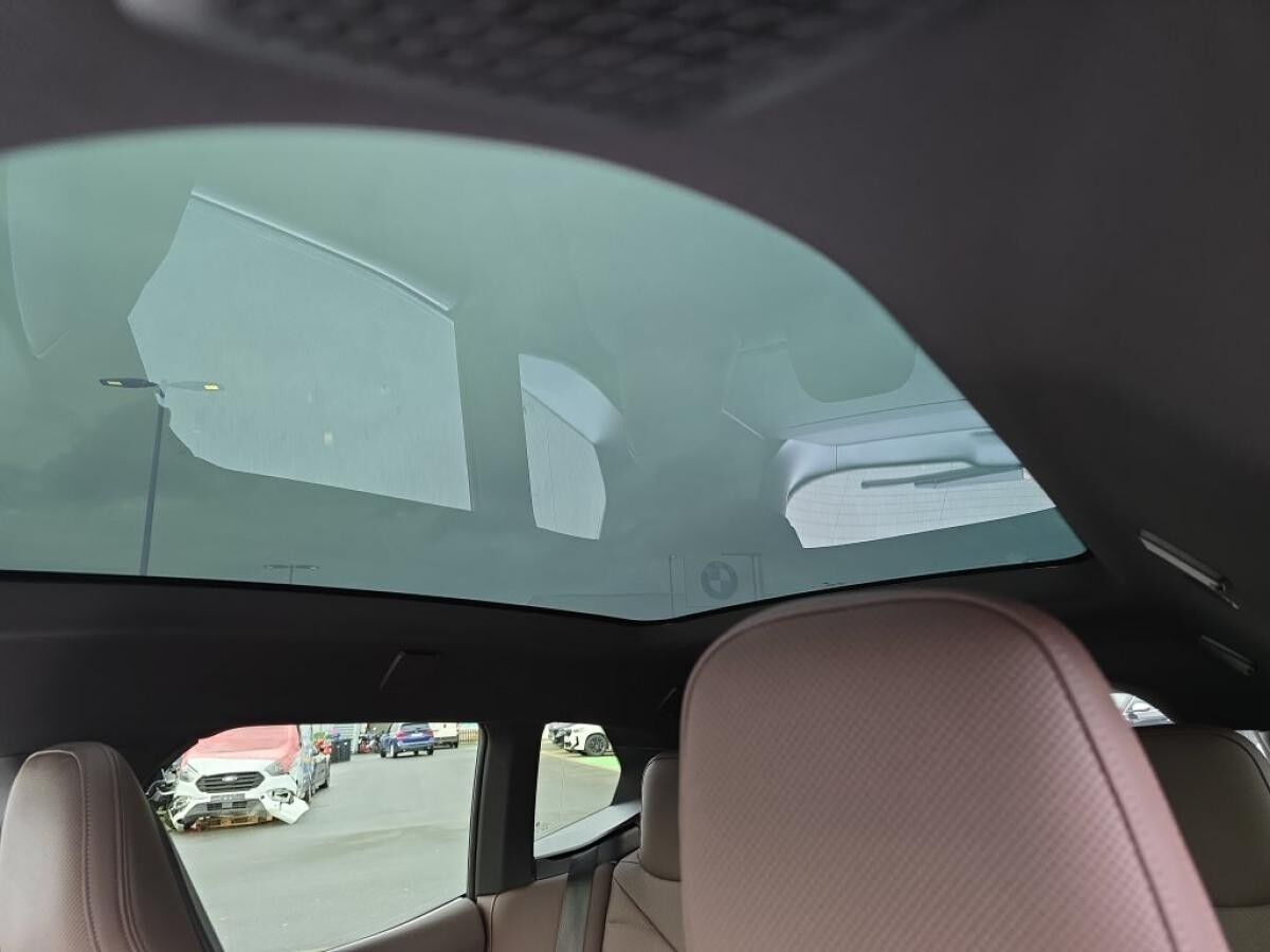 BMW ix M60 Multisitze*Sitzbelüftung*Sky Lounge*Luftfederung*uvm.