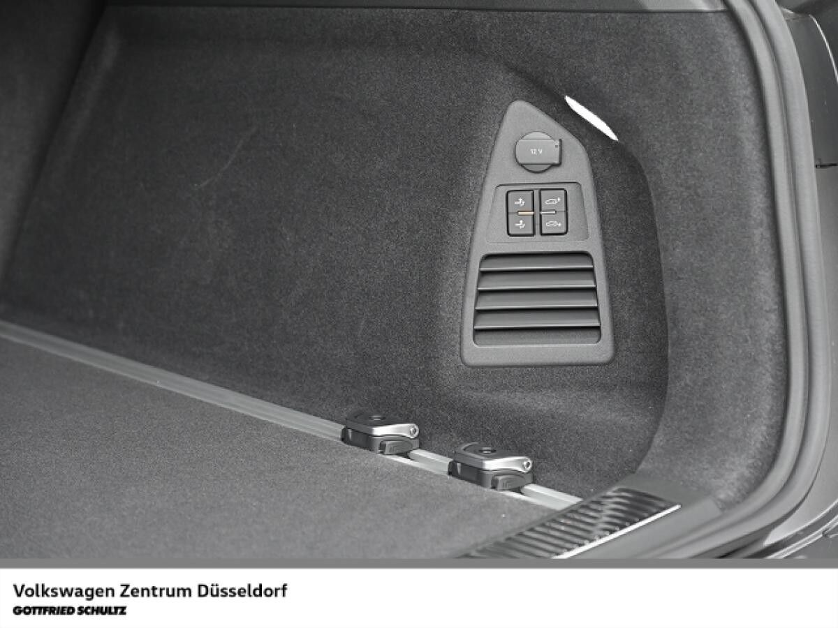 Volkswagen Touareg R-Line 3.0 V6 4MOTION (Düsseldorf)