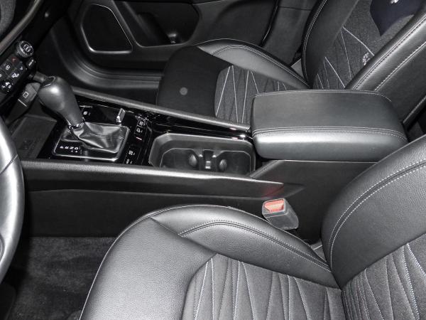 Jeep Compass Upland Plug-In Hybrid 4WD LED ACC Apple CarPlay