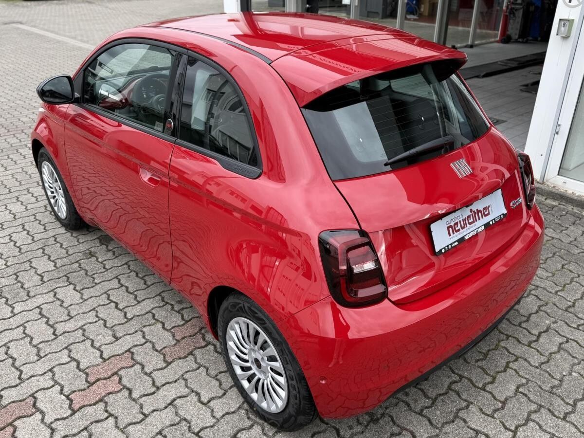 Fiat 500e (RED) 42 kWh LAGERWAGEN NAVI SHZ PDC KAMERA