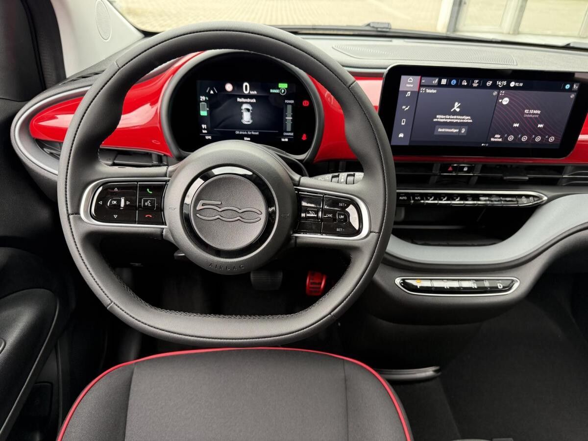 Fiat 500e (RED) 42 kWh LAGERWAGEN NAVI SHZ PDC KAMERA