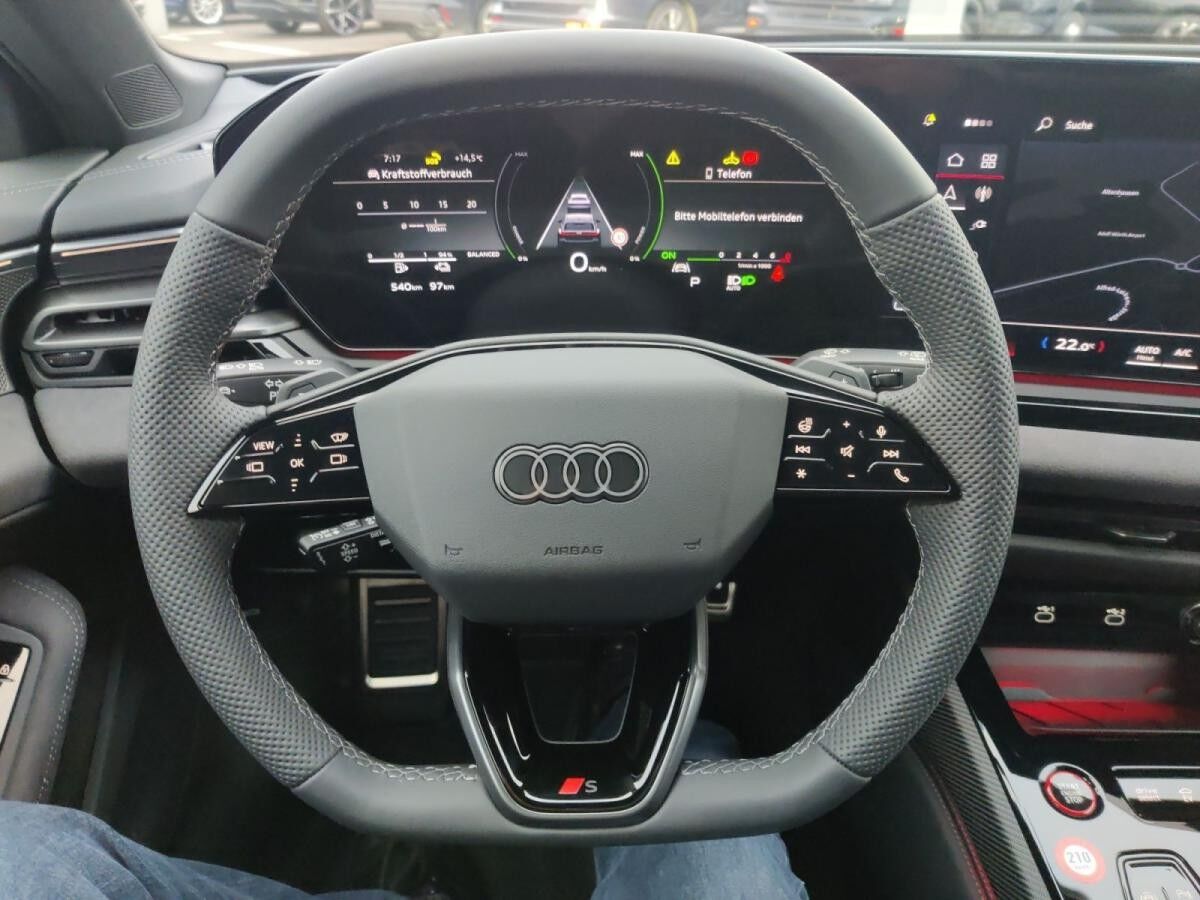 Audi A5 Avant e-hybrid quattro S tronic Audi A5 Avant e-hybrid quattro S tronic