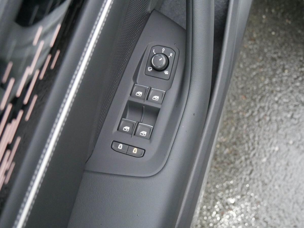 Volkswagen Passat Business 2,0TDI DSG AHK,IQ,IQ-DRIVE Lagerwagen !