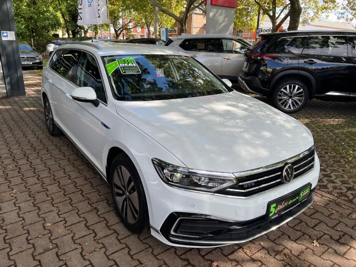 Volkswagen Passat Variant 1.4 TSI GTE ACC+AHK+Navi+SHZ Volkswagen Passat Variant 1.4 TSI GTE ACC+AHK+Navi+SHZ