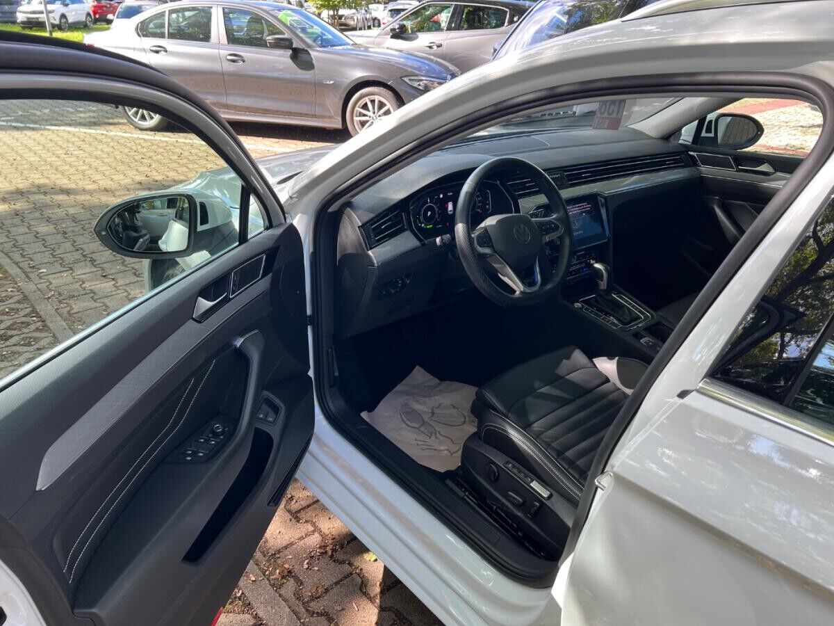 Volkswagen Passat Variant 1.4 TSI GTE ACC+AHK+Navi+SHZ Volkswagen Passat Variant 1.4 TSI GTE ACC+AHK+Navi+SHZ