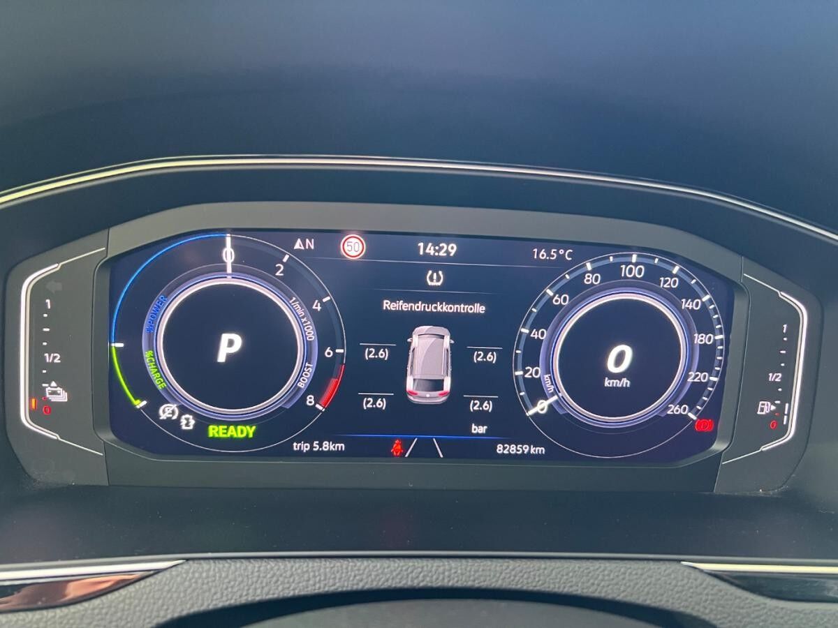 Volkswagen Passat Variant 1.4 TSI GTE ACC+AHK+Navi+SHZ Volkswagen Passat Variant 1.4 TSI GTE ACC+AHK+Navi+SHZ