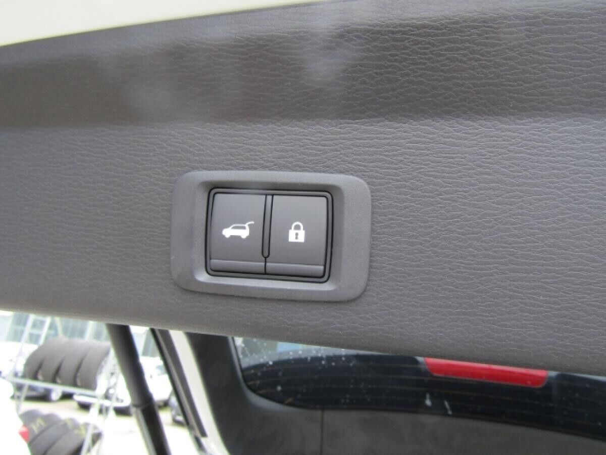 Mitsubishi Outlander Plug-in Hybrid 2.4 PHEV Intro Edition NAVI LED SHZ ACC PDC RFK