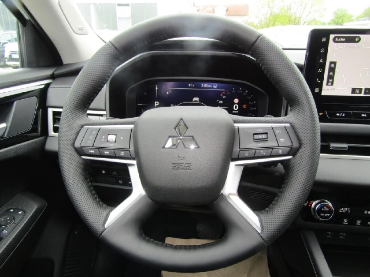 Mitsubishi Outlander Plug-in Hybrid 2.4 PHEV Intro Edition NAVI LED SHZ ACC PDC RFK