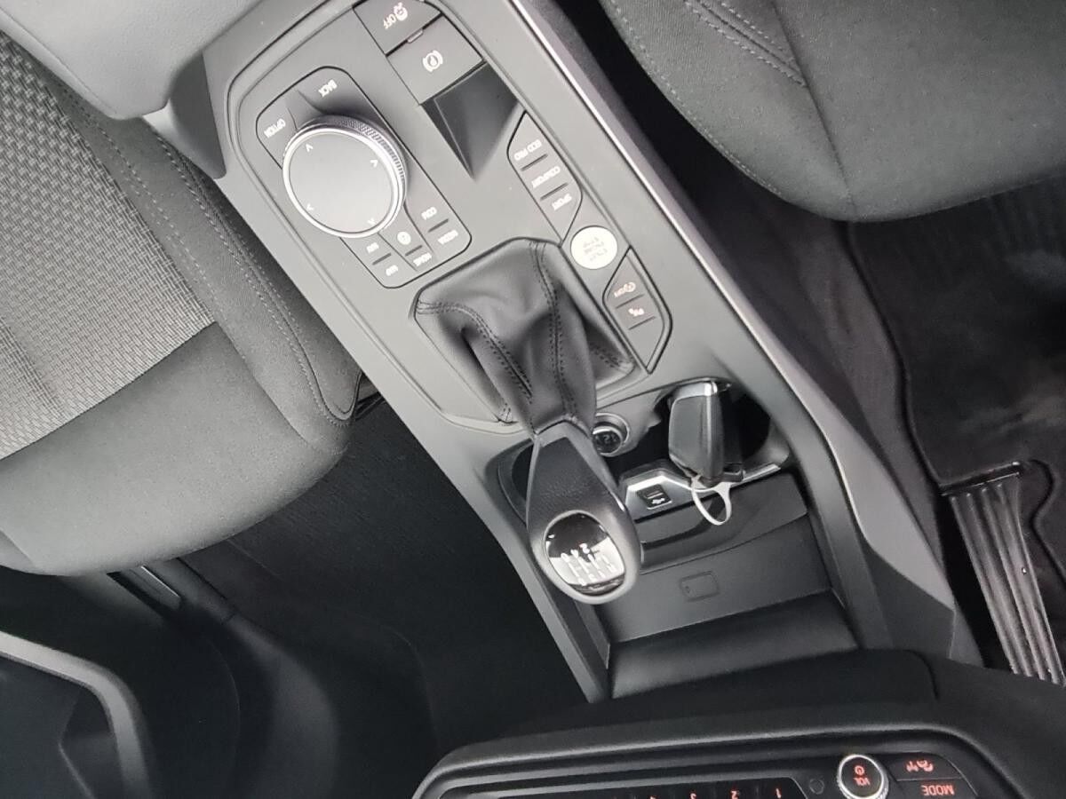 BMW 118 i Hatch Advantage DAB LED WLAN Komfortzg.