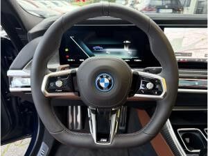 BMW i7 M70 xDrive //Automatiktüren B&W UPE Euro 217.640,- inkl.