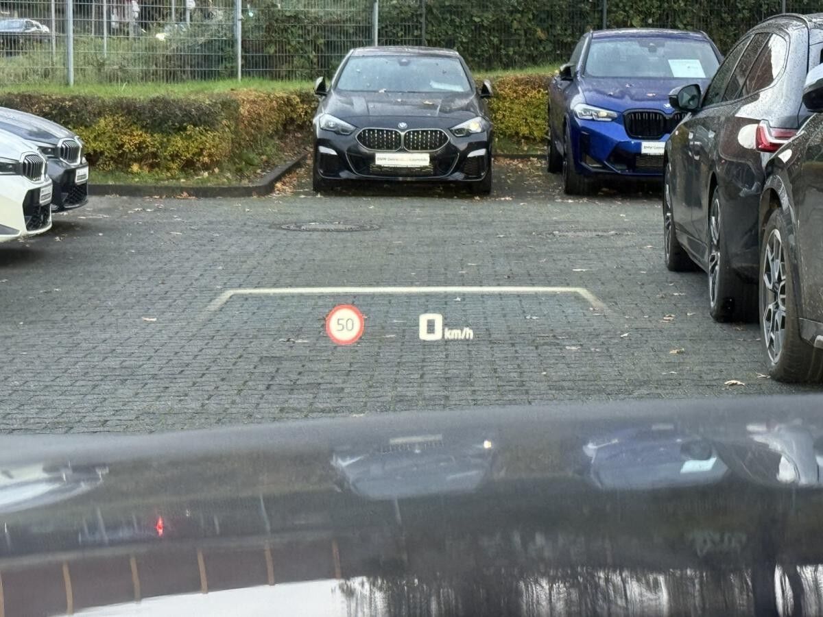 BMW i7 M70 xDrive //Automatiktüren B&W UPE Euro 217.640,- inkl.