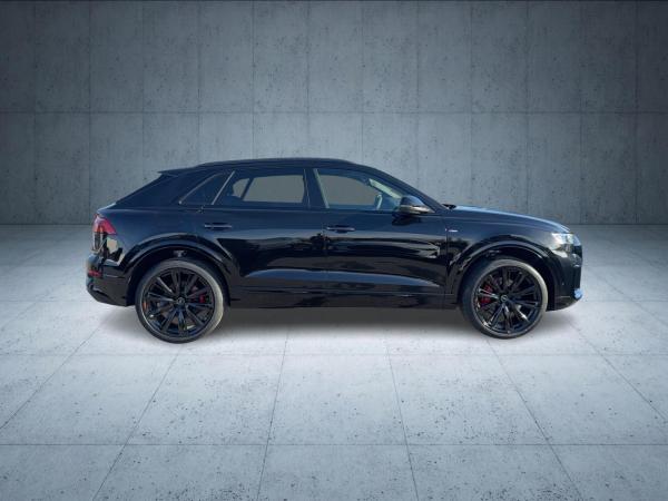 Audi Q8 SUV S line business TDI qu. tiptr. Laser PANO