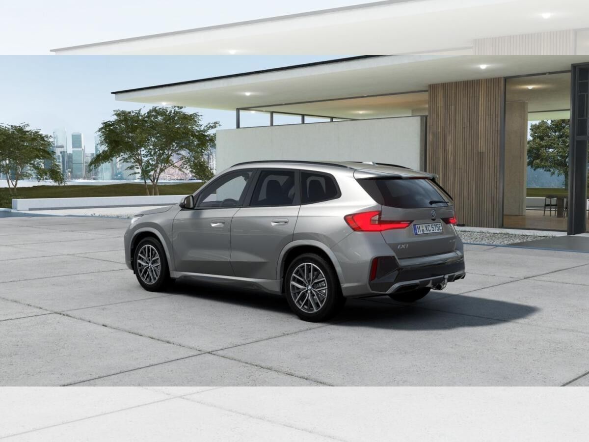 BMW iX1 eDrive20 M-Sport,AHK,Premium Pkt.,Driv.Ass.,uvm.