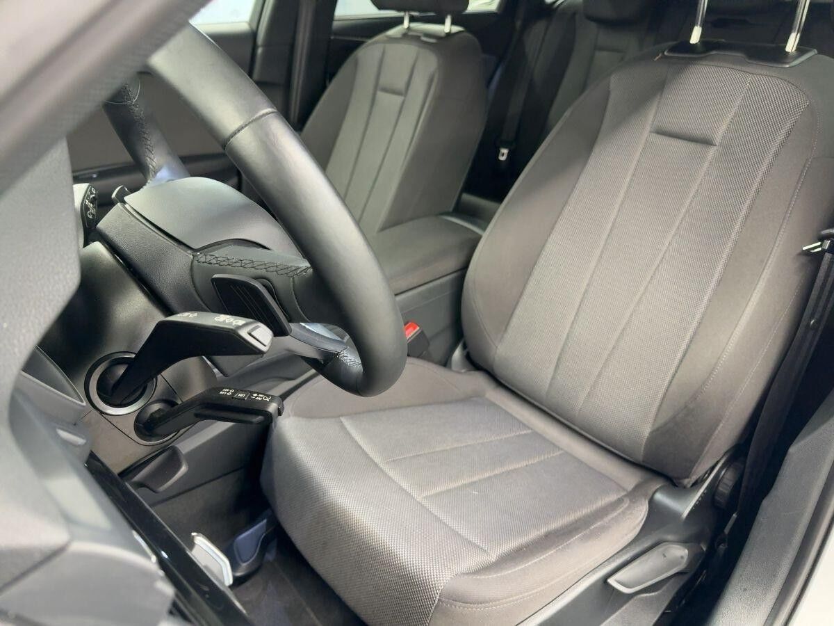 Audi A4 Avant S line 35 TDI Pano LED Navi DAB