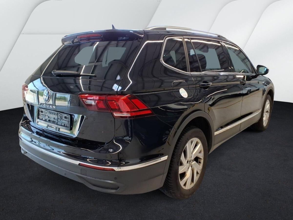 Volkswagen Tiguan Allspace Life 2.0 TDI DSG +18 Zoll+GJR+Navi+SHZ+AHK+ACC+7 Sitze+Kamera+LED+Digital Cockpit