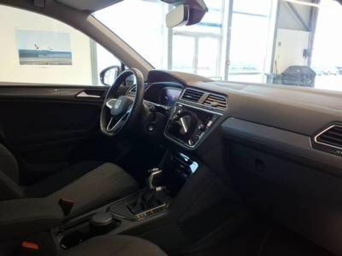 Volkswagen Tiguan Allspace Life 2.0 TDI DSG +18 Zoll+GJR+Navi+SHZ+AHK+ACC+7 Sitze+Kamera+LED+Digital Cockpit