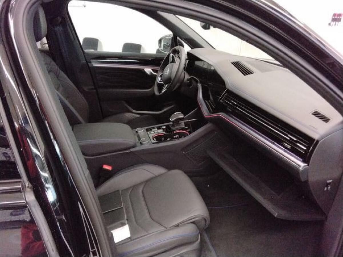 Volkswagen Touareg R 3.0 TSI eHybrid Volkswagen Touareg R 3.0 TSI eHybrid