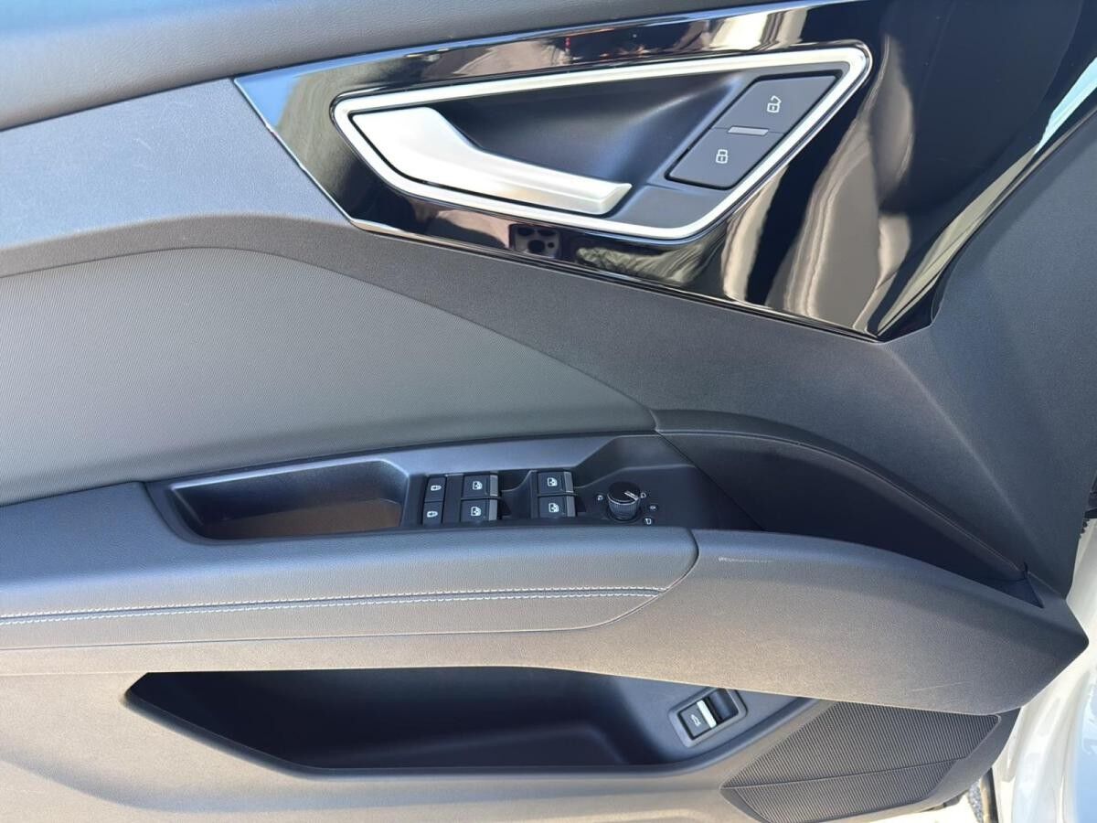 Audi Q4 e-tron 45 LED FLA AHK AUT DynLicht Kam.