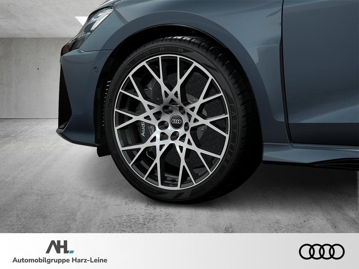 Audi RS3 TFSI quattro Keramik Schalensitze 290km/h