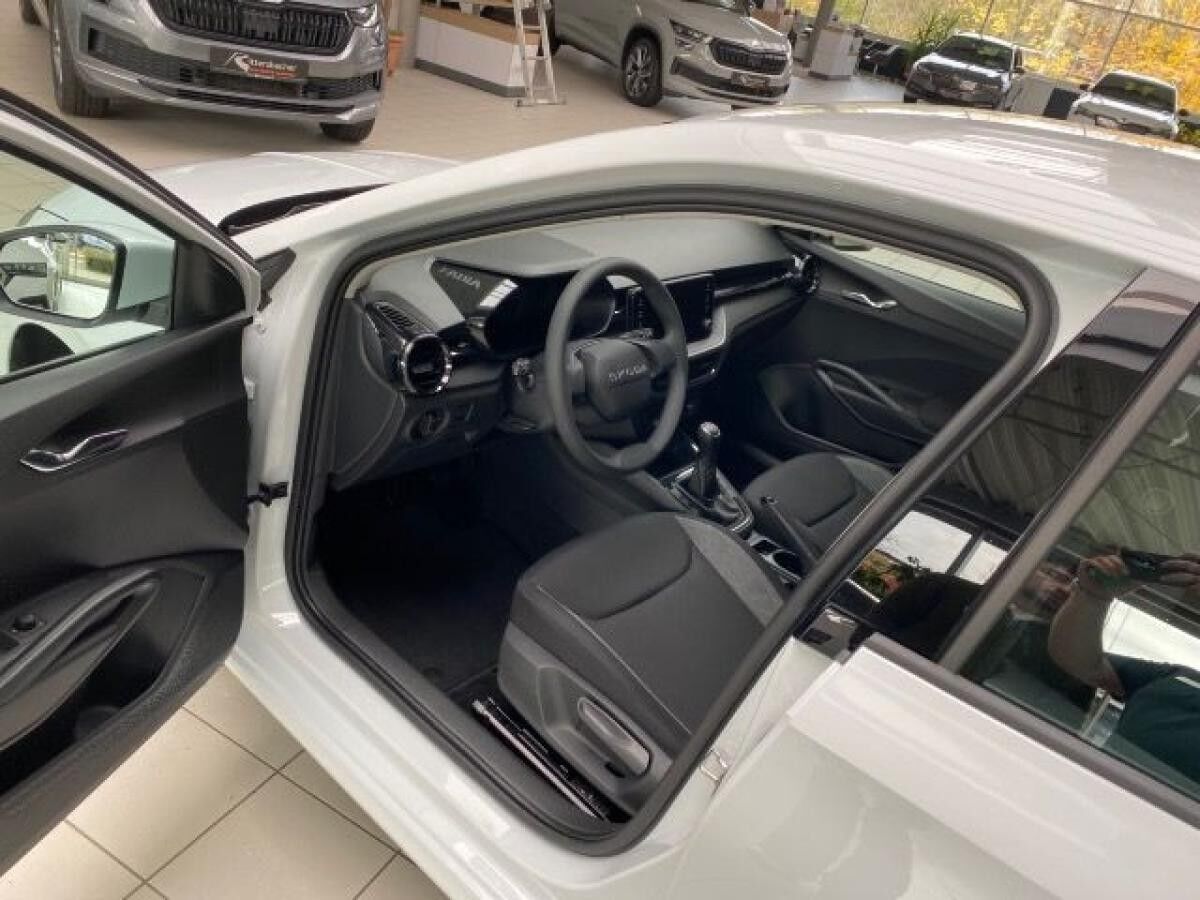 Skoda Fabia Essence 1,0 MPI 5-Gang-Schaltgetriebe Sofort Verfügbar