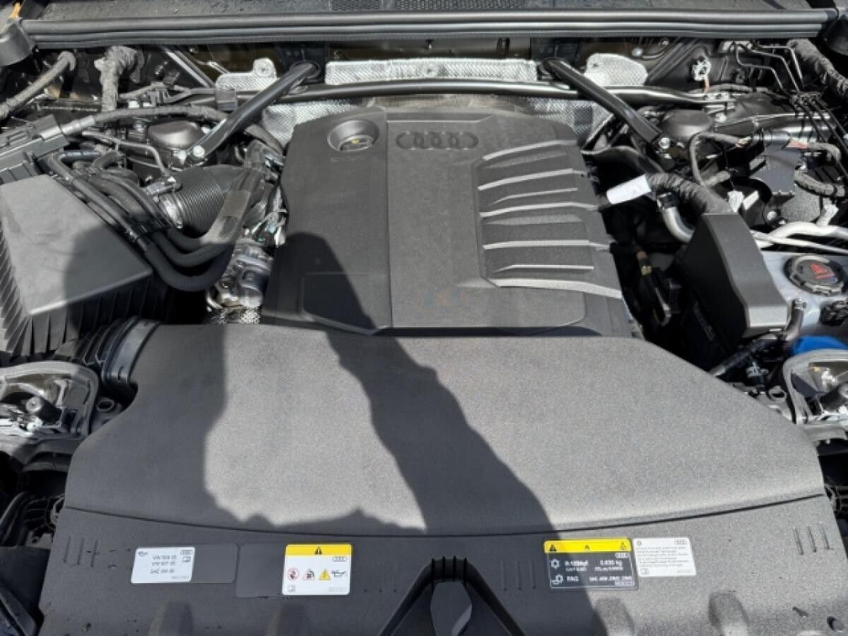 Audi Q5 SUV TDI S-LINE(2X) AHK TECH RÜFA LED NAVI+ ACC 20'' MMI EXPERIENCE+ KLIMAAUTOMATIK