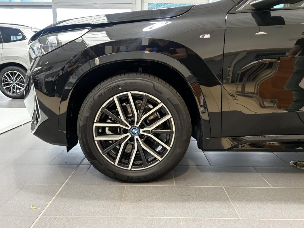 BMW iX1 Sofort Verfügbar - 0,25% Versteuerung - AHK - Driving Assistant Plus