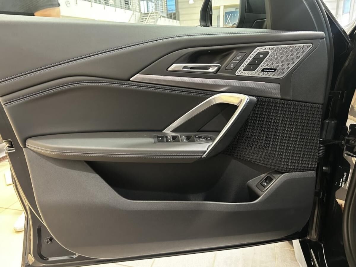 BMW iX1 Sofort Verfügbar - 0,25% Versteuerung - AHK - Driving Assistant Plus