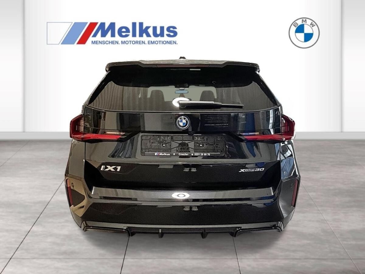 BMW iX1 Sofort Verfügbar - 0,25% Versteuerung - AHK - Driving Assistant Plus