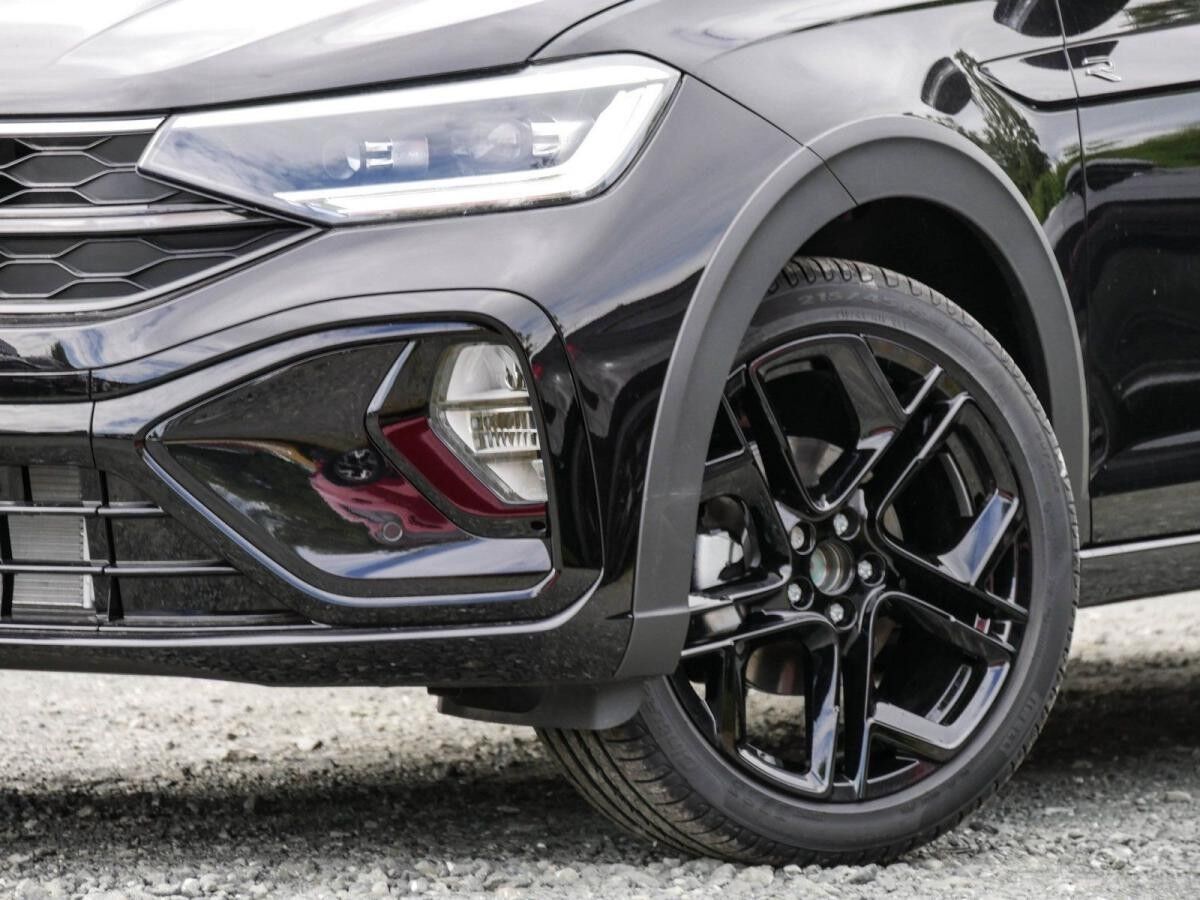 Volkswagen Taigo R-Line 1,5 l TSI DSG Pano,AHK,NAVI Lagerwagen !