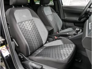 Volkswagen Taigo R-Line 1,5 l TSI DSG Pano,AHK,NAVI Lagerwagen !