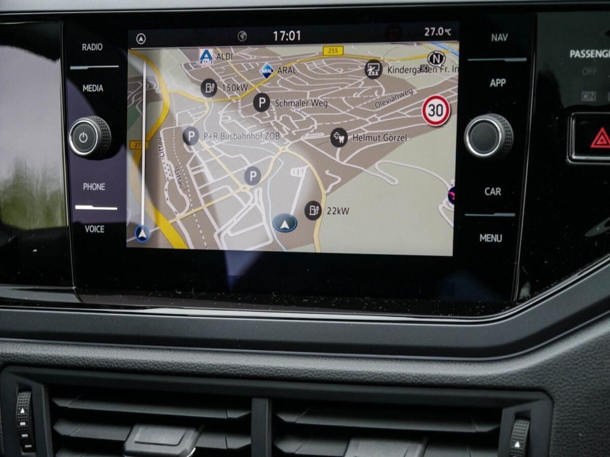 Volkswagen Taigo R-Line 1,5 l TSI DSG Pano,AHK,NAVI Lagerwagen !