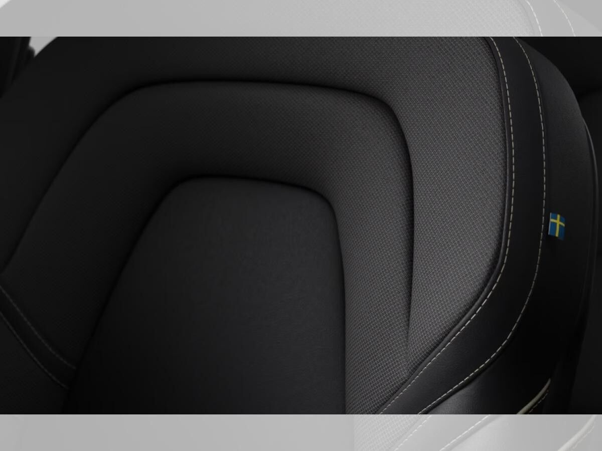 Volvo XC60 T8 AWD Ultra Black Edition